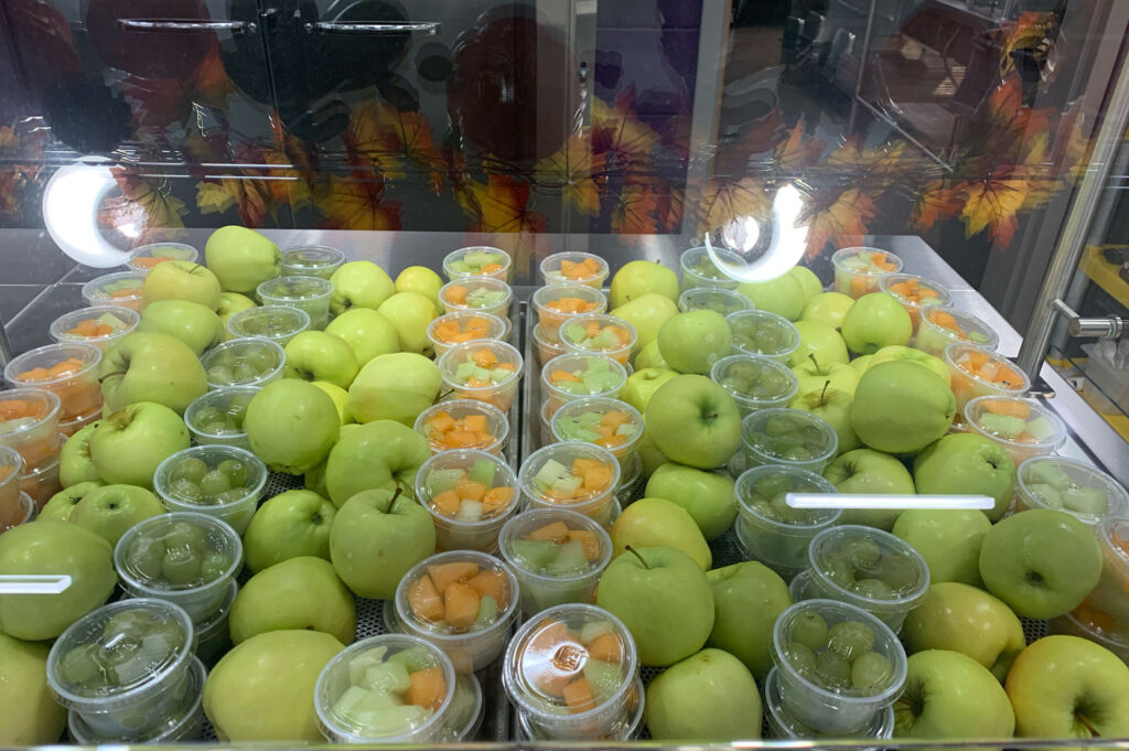 apple-and-fruit-display